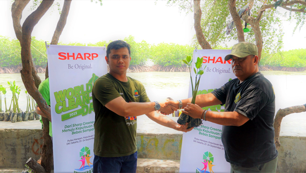 Donation of mangrove seedlings to the local community on Harapan Island